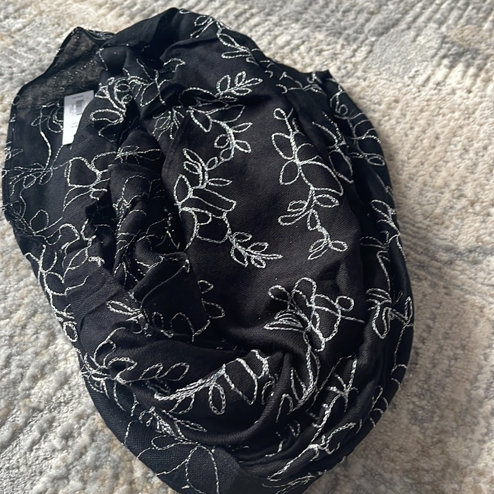 Infinity Shawl - Picture 2 of 2